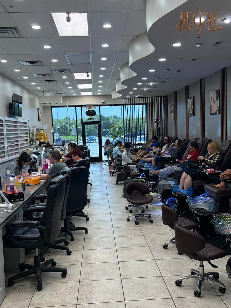 Deluxe Nails and Spa