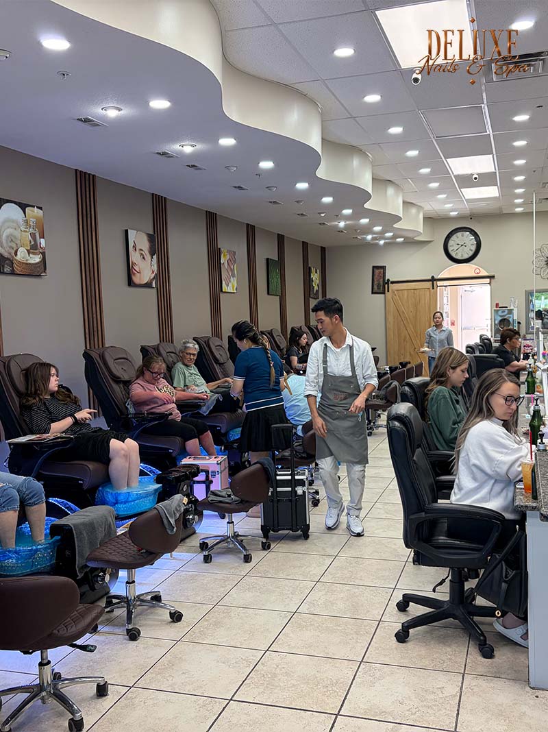 Deluxe Nails and Spa
